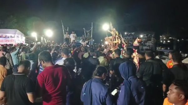 বিসর্জন ও অপ্রীতিকর ঘটনা ছাড়াই শেষ হলো দূর্গা পূজা